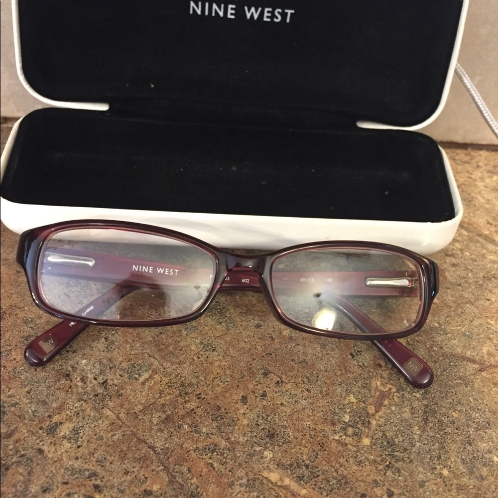 Like new Nine West prescript reading glasses -2.50